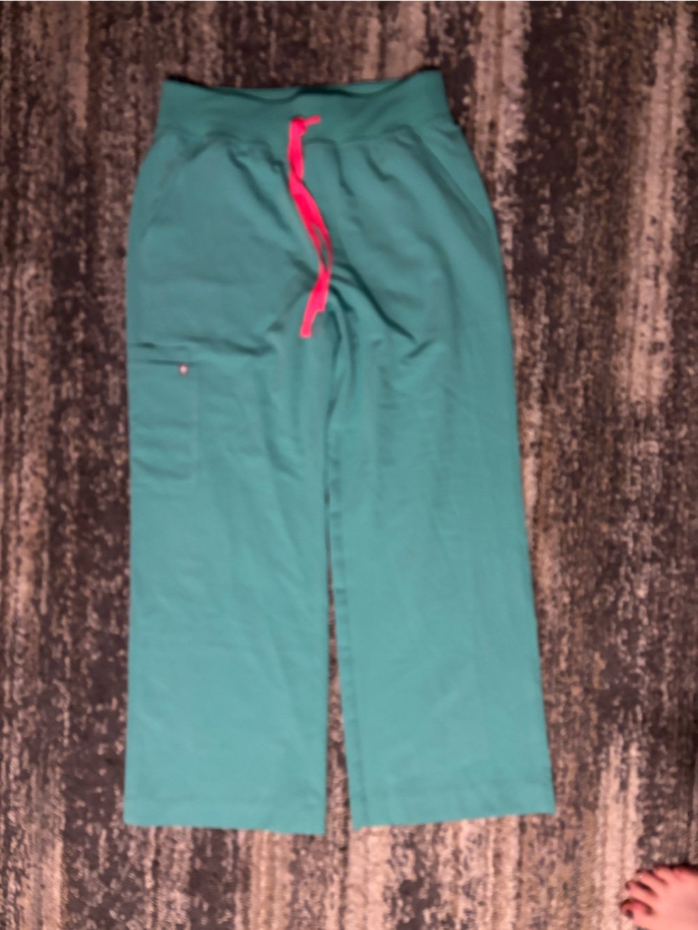 Figs Surgical Green Scrub Set - Picture 4 of 6